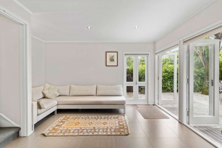 Spacious Epsom Townhouse - Photo 4