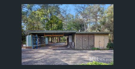 Character filled home in Emerald - Photo 5