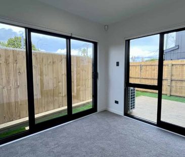 Pets allowed, three bedroom + study home - Photo 1