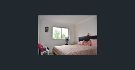 Top floor spacious 1 bedroom unit w 2 parking spots - Photo 3