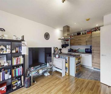 Windsor Court, Mostyn Grove, Bow, E3 - Photo 1