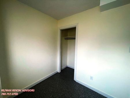 GREAT 2 BED 1 BATH, 4-PLEX UNIT WITH ONE OUTDOOR PARKING IN THE COMMUNITY OF BEACON HEIGHTS - Photo 3