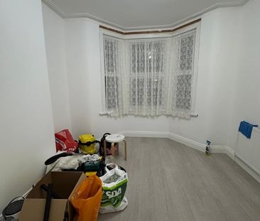 3 Bed Terraced House, Latimer Avenue, E6 - Photo 1