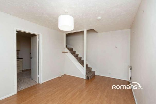 Fallowfield, Yateley, Hampshire, GU46 - Photo 1