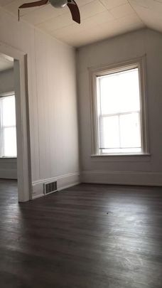 For Lease - 162 Dundas Street, Belleville, Ontario - Photo 1