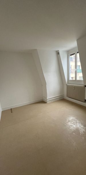 Appartement Paris 1 pièce(s) 18.79 m2 VIDE - Photo 1