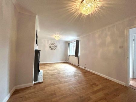 4 bedroom detached house to rent - Photo 3