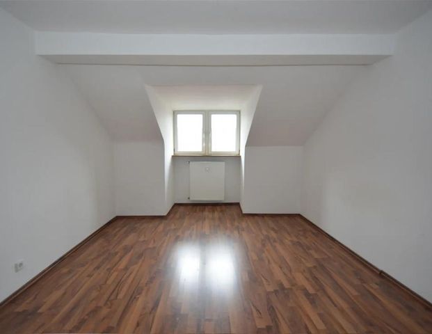 2,5 Zimmer Dachgeschosswohnung im attraktiven Golzheim - Foto 1