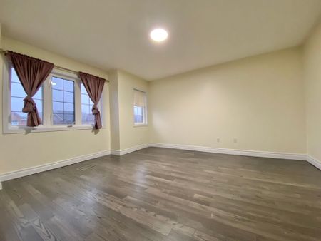 For Lease - 26 Starhill Crescent, Markham, Ontario - Photo 2