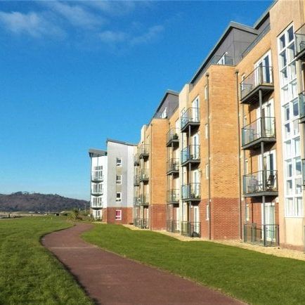 Cwrt Myrddin, Llanelli, SA15 - Photo 1
