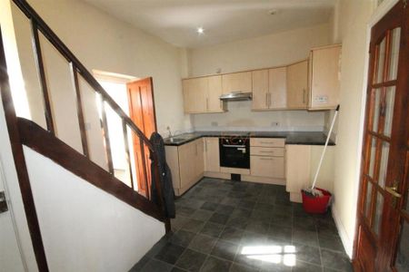 2 bedroom terraced house to rent - Photo 2