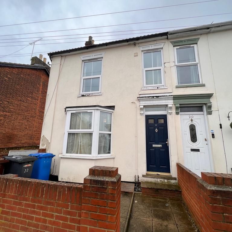 3 bedroom terraced house to rent - Photo 1