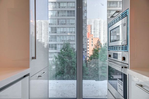 For Lease - 2221 Yonge Street Unit# 304, Toronto, Ontario - Photo 1