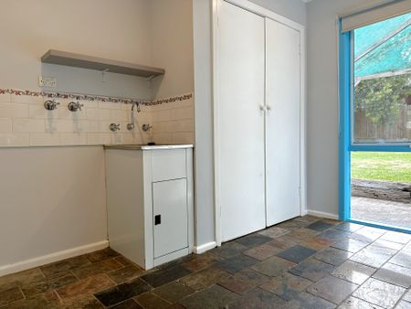 Neat & Tidy - Photo 5