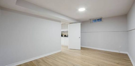 1 Bedroom appartment in the basement for rent - Photo 2