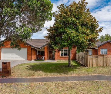 Stunning Home in Botany College Zone ! - Photo 3