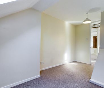 3 bedroom semi-detached house to rent - Photo 3