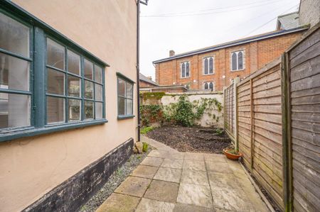2 bedroom cottage to rent - Photo 2