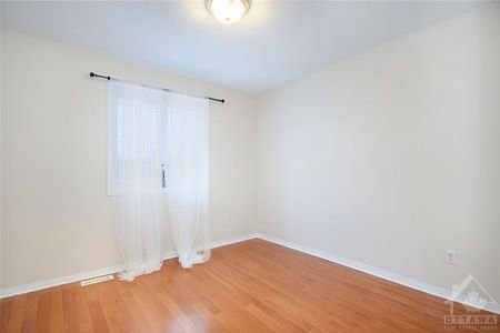 For Lease - 1040 CAPREOL Street, Orleans - Cumberland and Area, Ontario - Photo 2