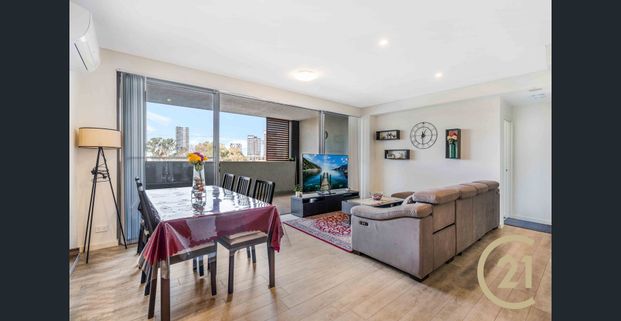 IMMACULATE 2 BEDROOM MODERN APARTMENT - Photo 1