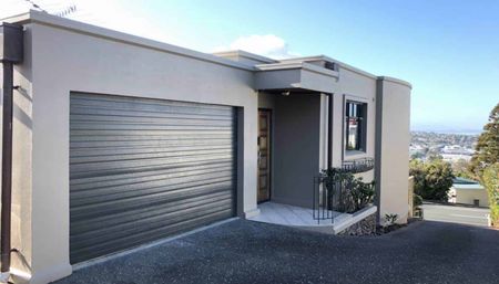 19 Chivalry Road, Glenfield, Auckland - Photo 2