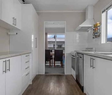 LEVIN - 3 BEDROOM + SLEEPOUT - Photo 4