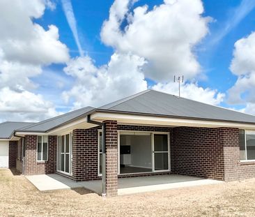 Modern Comfortable Family Home - Photo 5