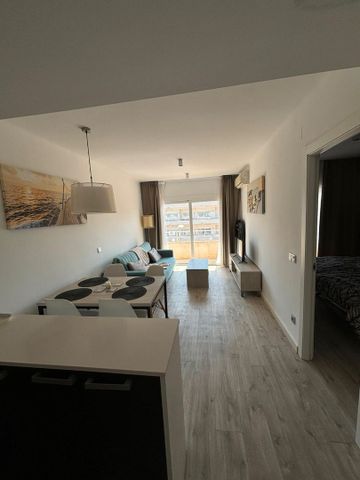 Apartamento de alquiler en Avinguda de Roma, 88, L'Estartit Poble - Photo 2