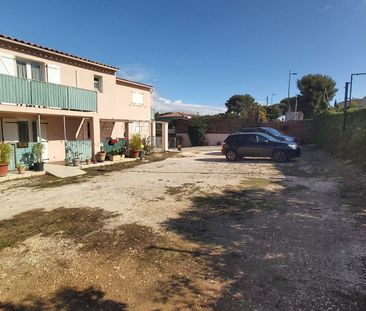 Location Appartement 1 pièce 24m² SIX FOURS LES PLAGES 83140 - Photo 3