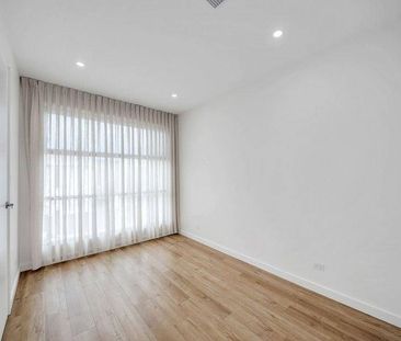 Brand New Terrace Home-stunning oversized kitchen with stone bencht... - Photo 3