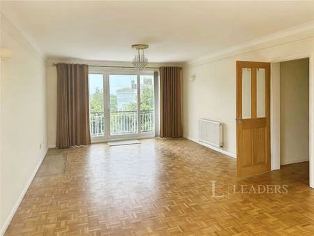 2 bedroom apartment to rent Dorchester Court, The Park, GL50 - Photo 2