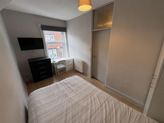 Autumn Street, Hyde Park, LS6 1RH, Leeds - Photo 1