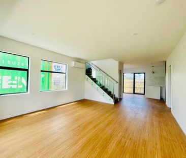 TAKANINI, 4 BEDROOMS - Photo 1