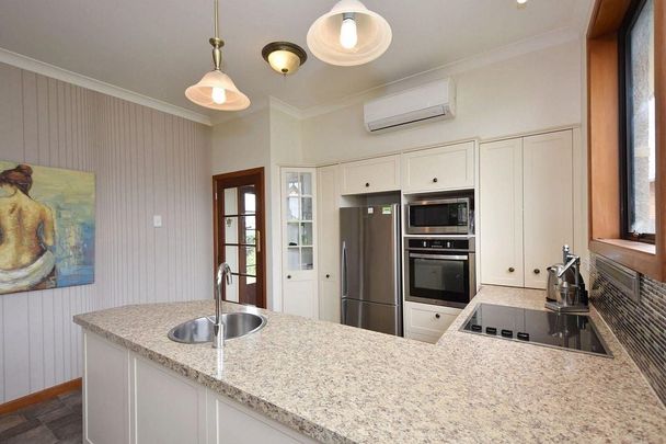 Lovely sunny house - Photo 1