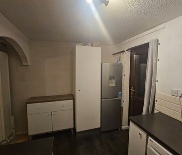 2 Bed End Terrace, Landmere Gardens, NG3 - Photo 6