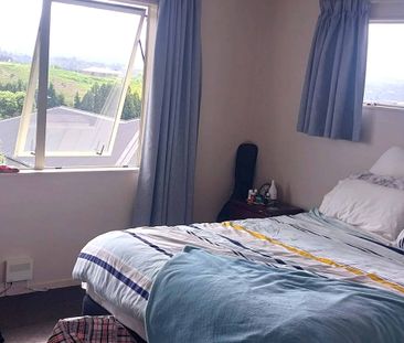 Spacious Two level Townhouse! - Photo 4