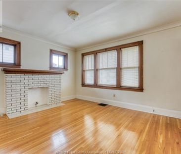 135 Oak , Windsor, Ontario - Photo 6