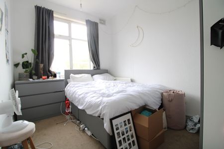 4 Bed Terraced House, Atkins Road, SW12 - Photo 4