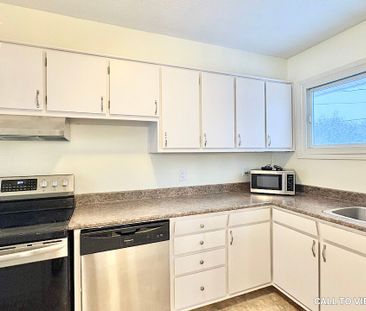 BEAUTIFUL 3-BEDROOM MAIN LEVEL UNIT IN A FAMILY-FRIENDLY NEIGHBORHOOD - Photo 4