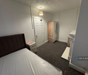 1 bedroom in a house share to rent - Photo 4