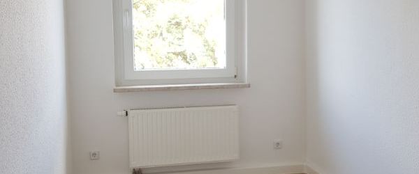 Wir sanieren nach Ihren Wünschen! 3-Raumwohnung mit Balkon in Merseburg Nord - Photo 1