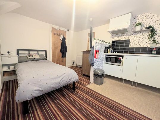 Studio to rent - Photo 1