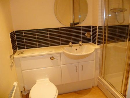 2 bedroom Flat To Let - Photo 5