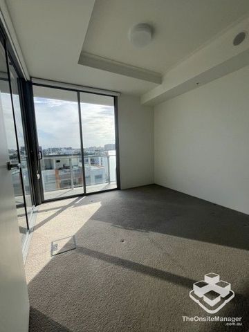 Stylish & Spacious 1 bedroom next to Brisbane River! - Photo 2