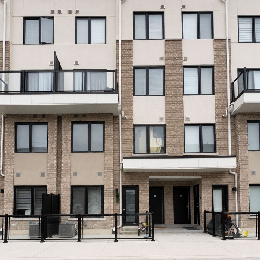 For Lease - 1695 Dersan Street Unit# 226, Pickering, Ontario - Photo 1