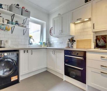 Chichester Road, Portsmouth, PO2 - Photo 2