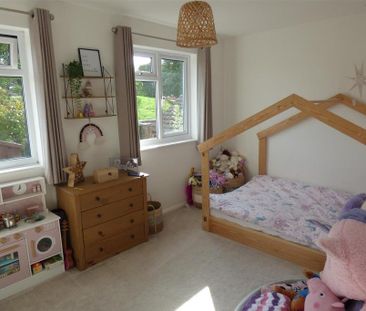 2 bedroom semi-detached house to rent - Photo 4