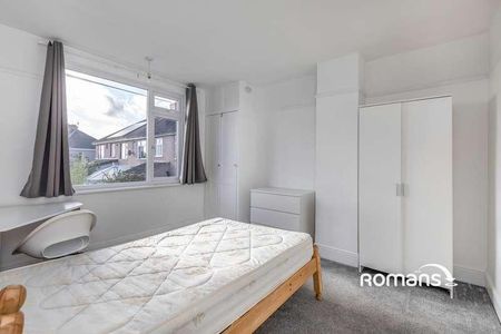 Tenth Avenue, Bristol, Gloucestershire, BS7 - Photo 4