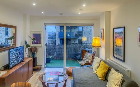 2 Bed Flat, Atkins Square, E8 - Photo 4