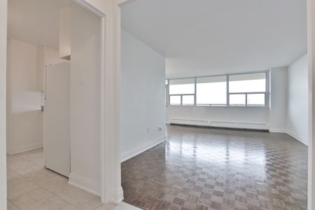 1 Bedroom North Facing - Photo 2